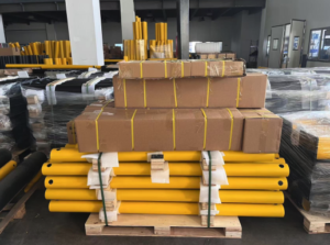 物流フロアで梱包され出荷を待つポリマー製バリア